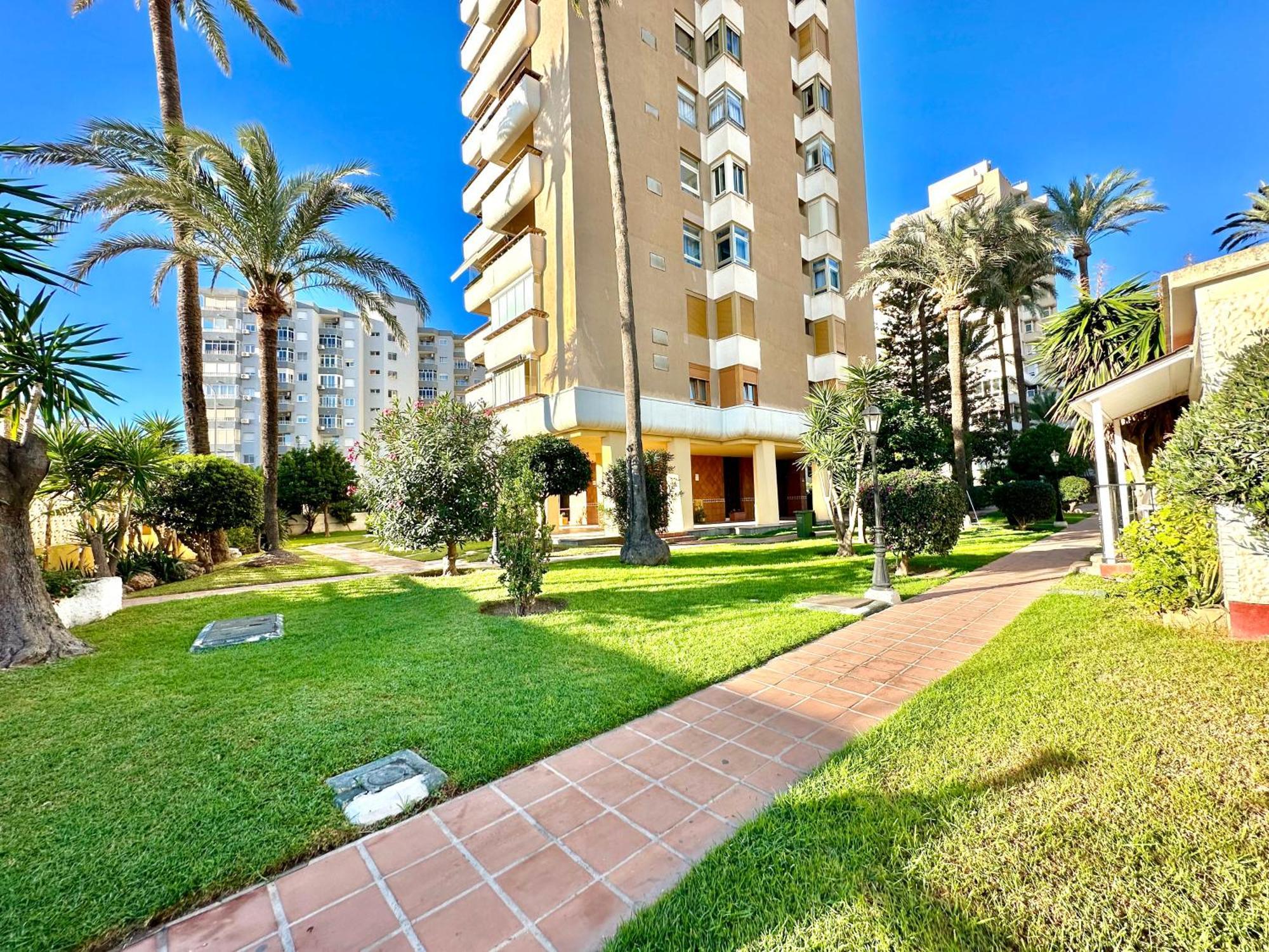 Gorgeous Apartment At The Sea In La Carihuela! トレモリノス エクステリア 写真