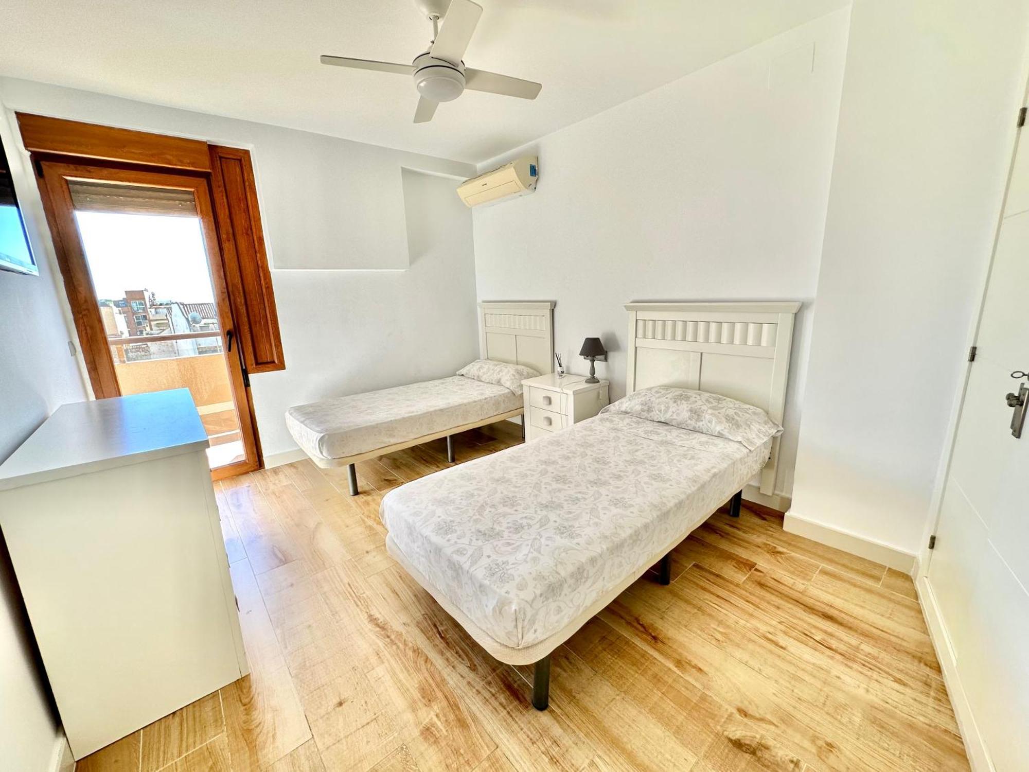 Gorgeous Apartment At The Sea In La Carihuela! トレモリノス エクステリア 写真